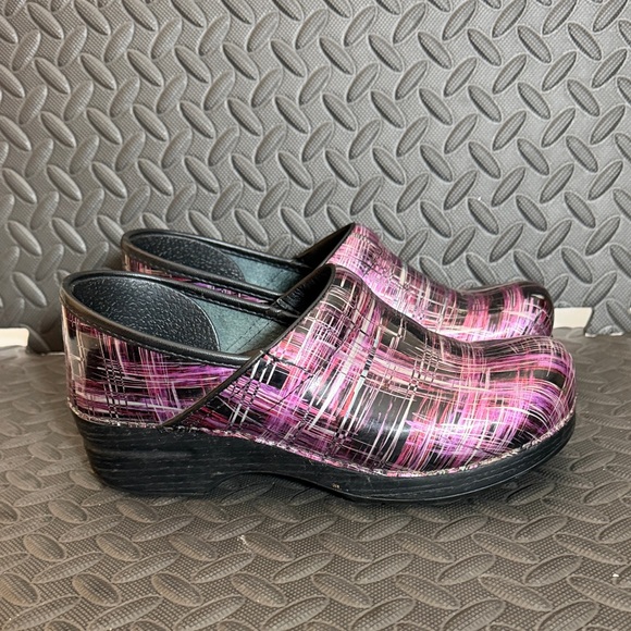 Dansko Shoes - Dansko Clogs Purple Multi Color Crosshatch pattern comfort shoes Women Size 40